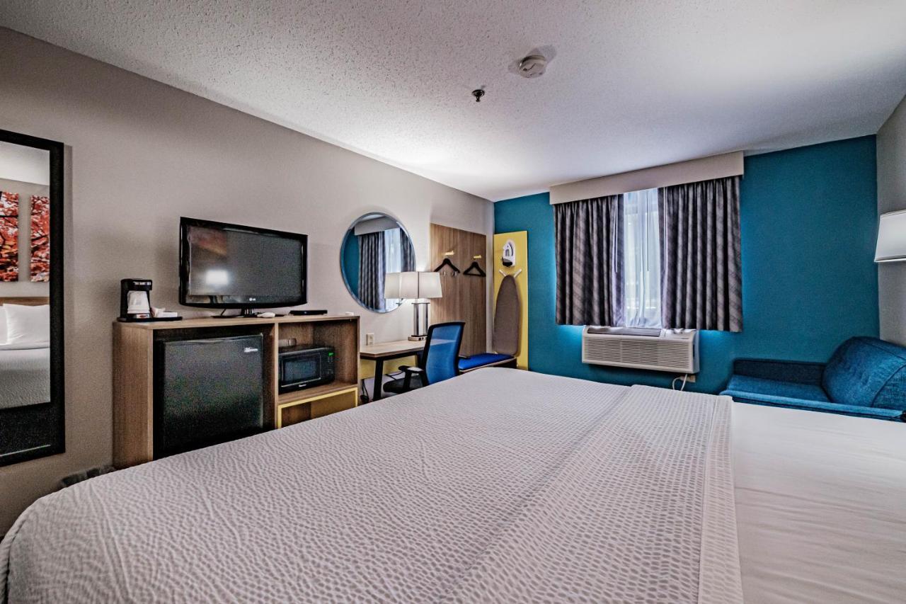 Days Inn By Wyndham Brunswick Bath Area Exterior photo