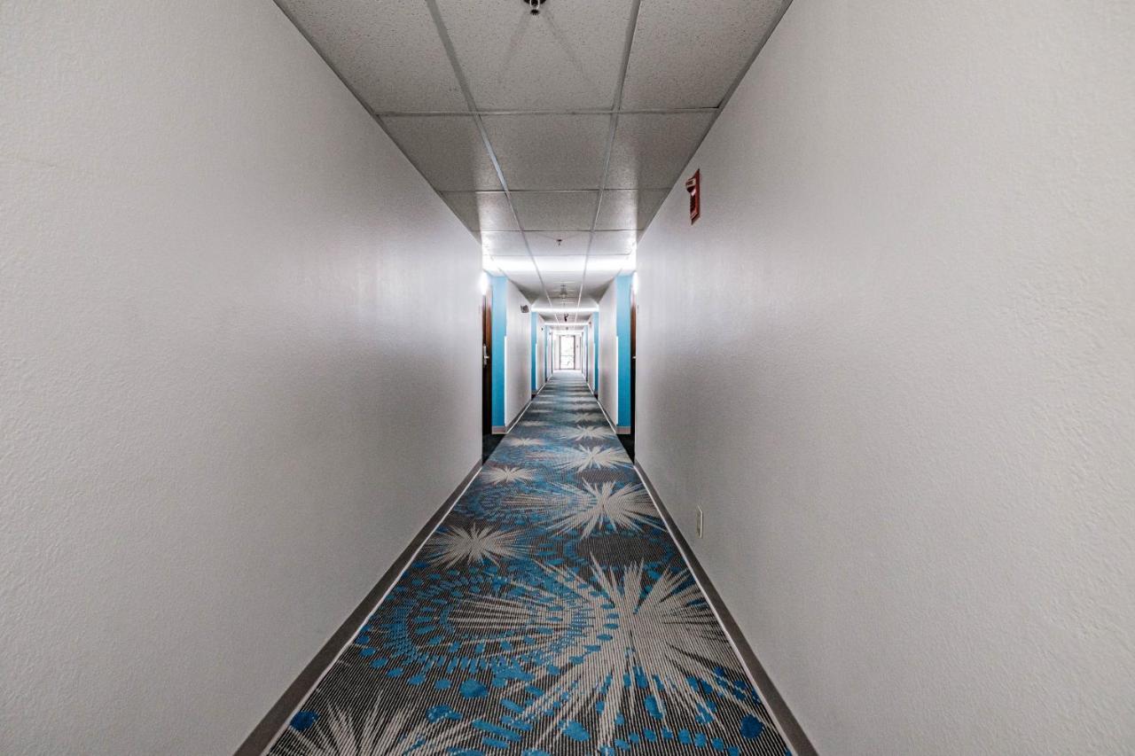 Days Inn By Wyndham Brunswick Bath Area Exterior photo
