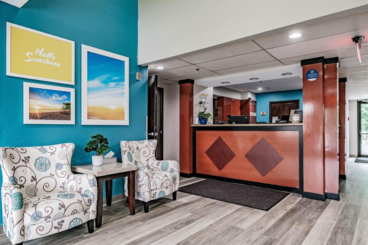 Days Inn By Wyndham Brunswick Bath Area Exterior photo