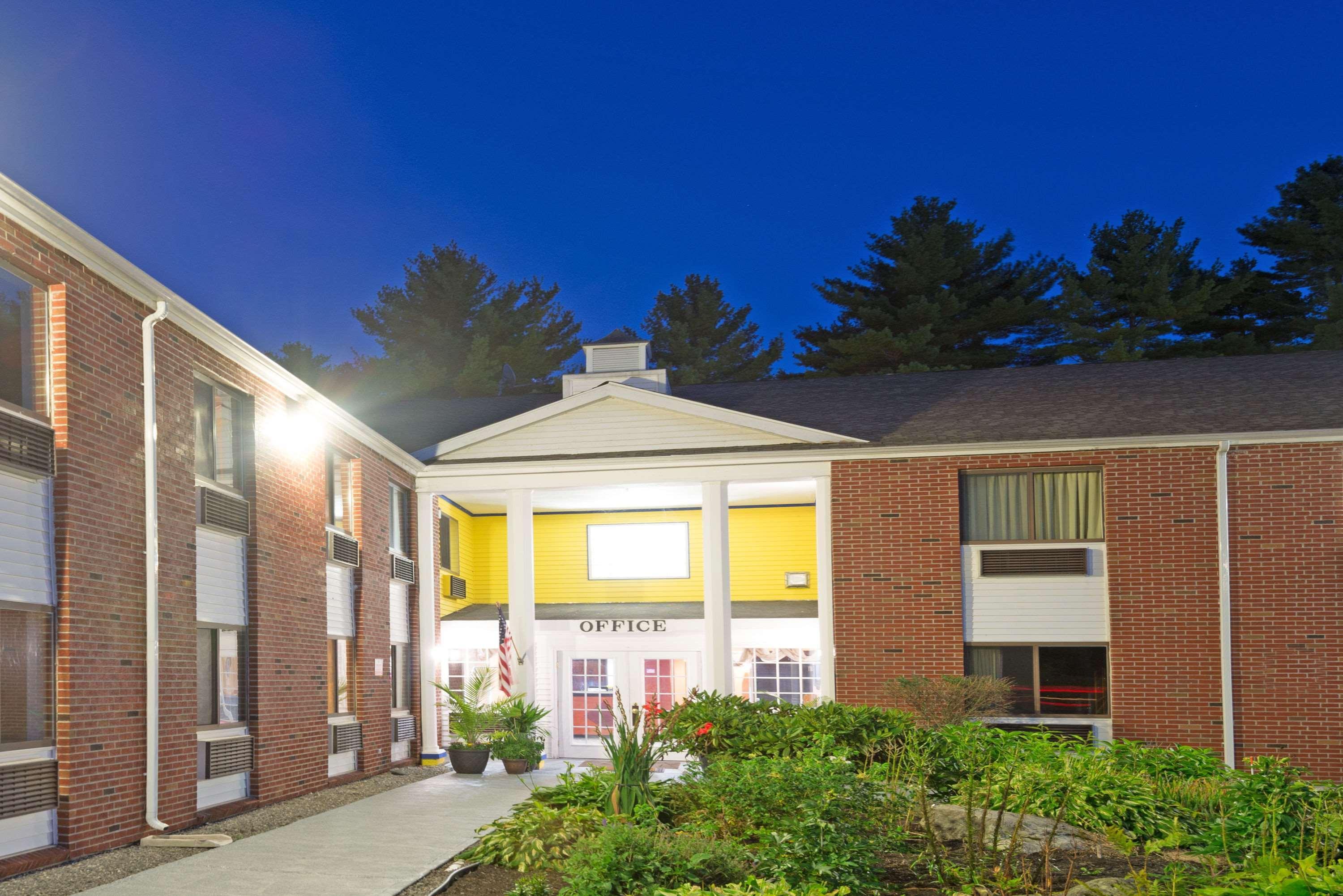 Days Inn By Wyndham Brunswick Bath Area Exterior photo