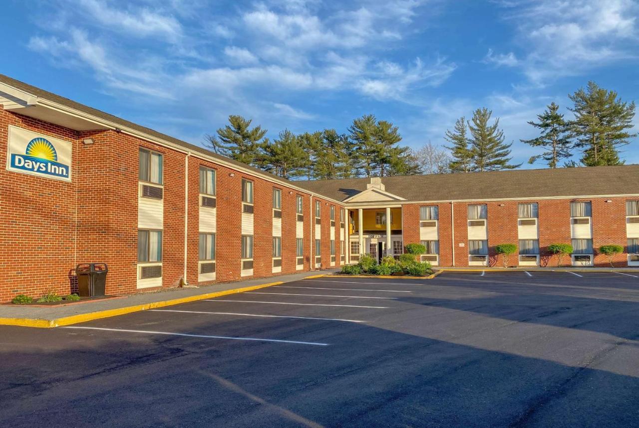 Days Inn By Wyndham Brunswick Bath Area Exterior photo